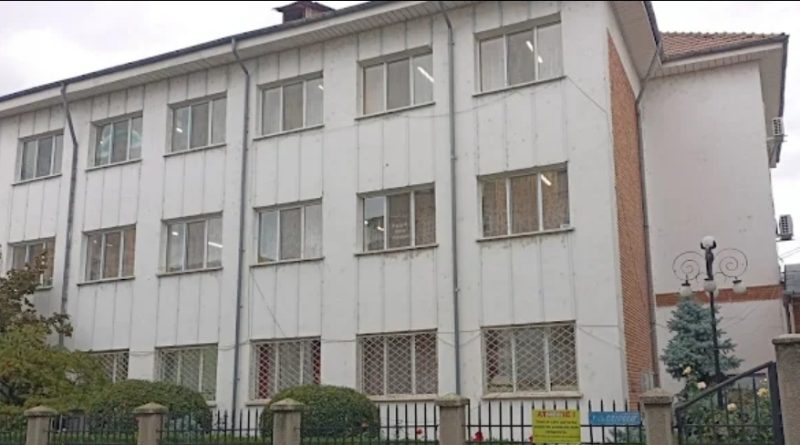 Buzăul pierde Filiala locală a Universității din București, iar primăria pompează bani într-o școală privată cu 14 copii