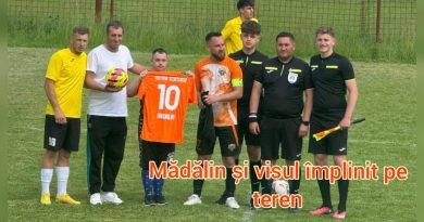 Emoție și aplauze la meciul dintre Vulcanii Scorțoasa și Viitorul Tisău!