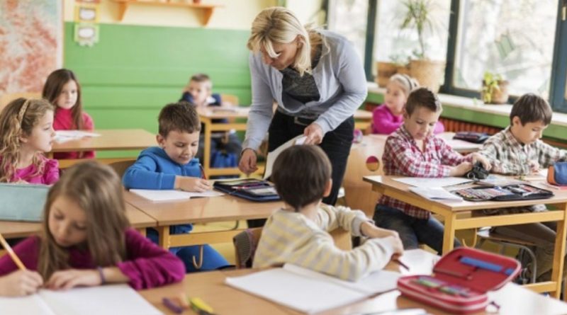 Ziua Învățătorului – un prilej de recunoștință pentru cei care modelează viitorul