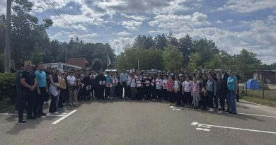 Consiliul Județean Buzău, alături de elevii din Merei și jandarmii buzoieni în acțiunea de refacere a traseelor turistice din Sărata-Monteoru